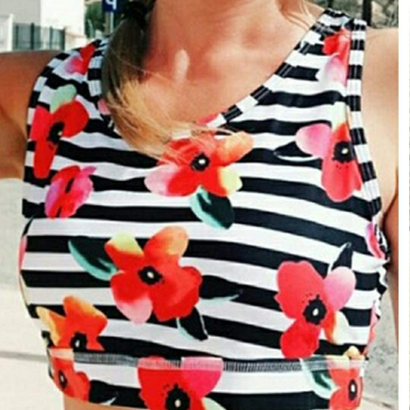 New 2 Pack Back Pocket Sport Bra - Picture 4 of 5